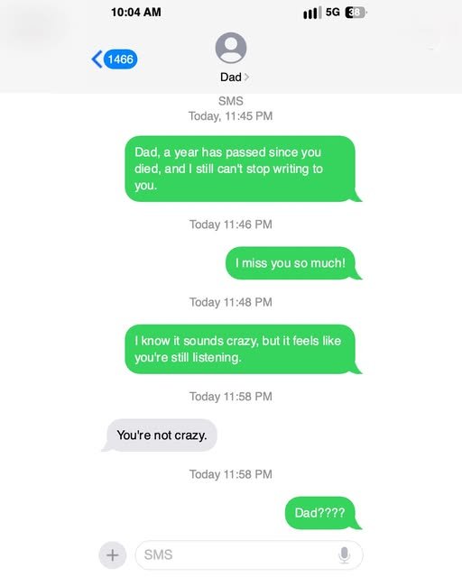 I Texted My Late Dad’s Phone Every Day for a Year — Until I Got a Reply That Gave Me Goosebumps