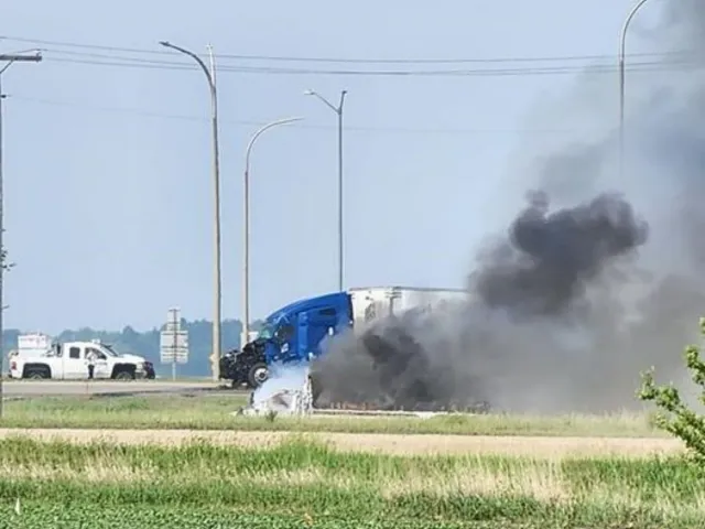 BREAKING NEWS! Horrific accident. At least 15 people have died after a truck collided with a bus. SEE IN THE FIRST COMMENT